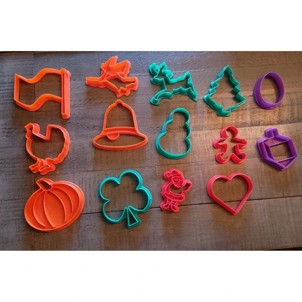 Farberware Holiday Cookie Cutters Set 14pcs‎ Thick Plastic Seasonal Shapes New